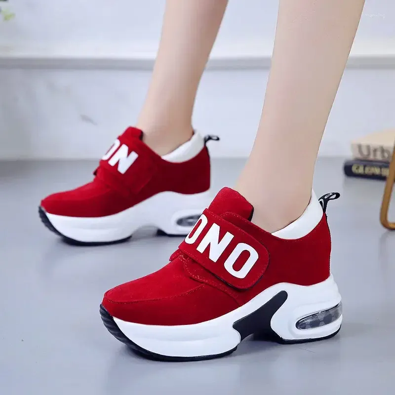 Freizeitschuhe Plattform Wedge Sneakers Ladies Sneaker Trainer Frauen Frauen schwarz Red Tenis Feminino