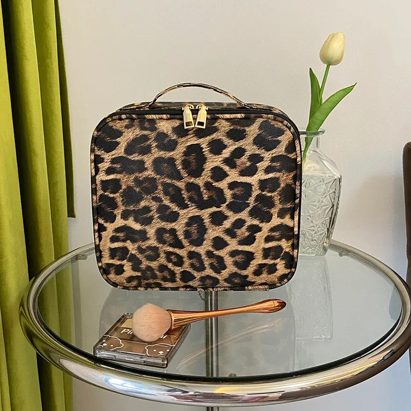 Fall 2023 New Leopard Pattern Cosmetic Bag Partition Multifunktionell Portable Travel Storage Makeup Case