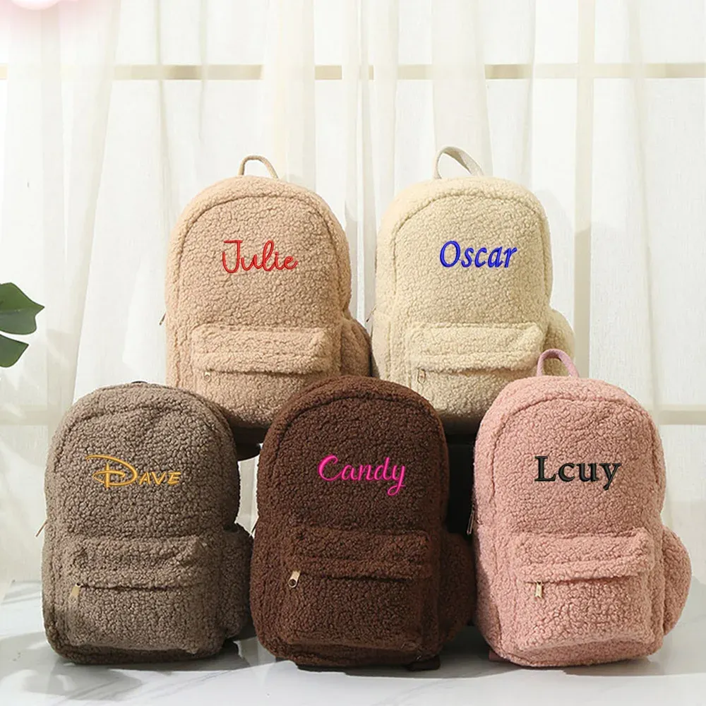 Sac à dos pavé de laine d'agneau personnalisé sac féminin sac grande capacité sac en peluche nom personnalisé sac à dos pour enfants caricatures mignonne