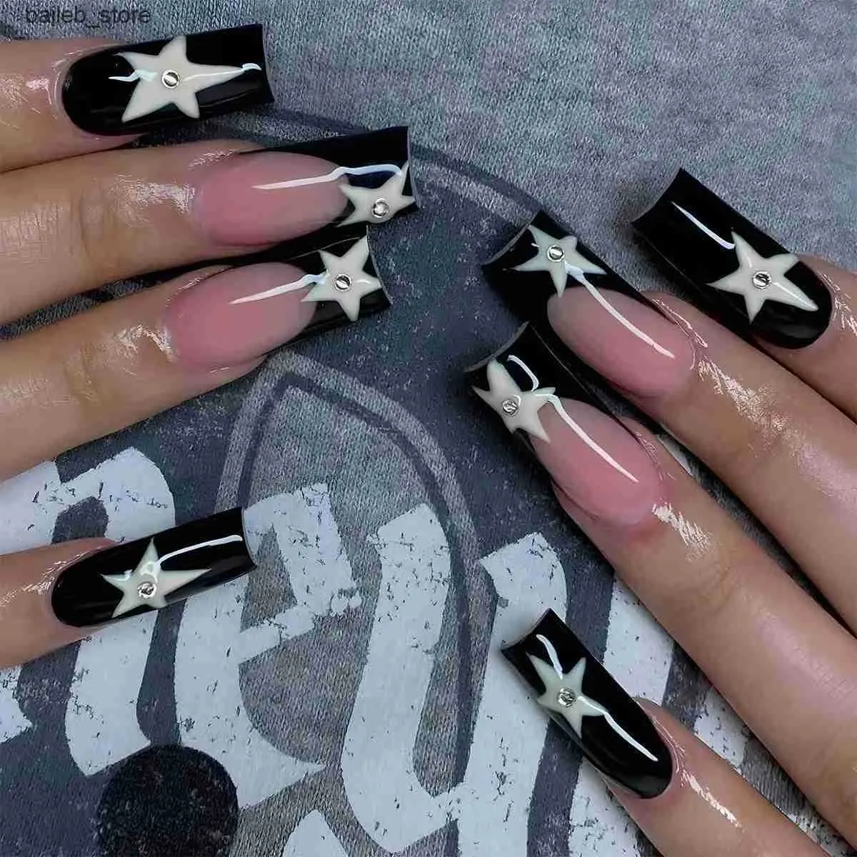 False Nails 24pcs Black French Fish Nails Y2K Star Pattern False Ungone False per donne Indossabile Copertura completa FACHI TAGGI PER GIURLI Gift Y240419 Y240419