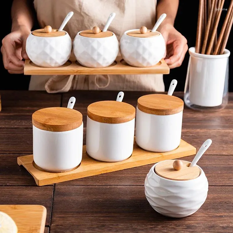 Storage Bottles Ceramic Condiment Jars For Spices Salt Shaker Set Wood Covered And Pepper Food Container Kitchen Seasoning Tank