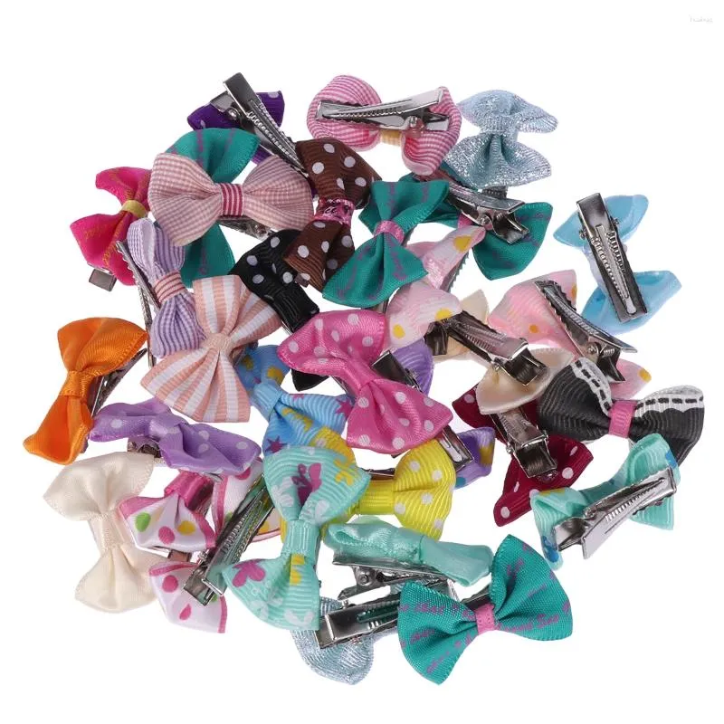 Hondenkleding 30 PCS PET HAAR BOW CAT CLIP KIDSCLIPS VOOR MEISJES HOOFDGEWEAR BOWKNOT KIND BROBRASTES