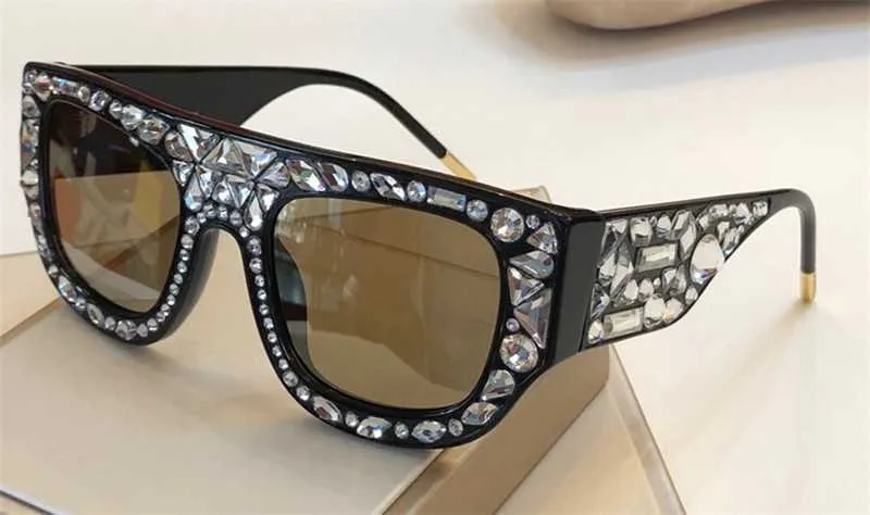 Großhandelsverkaufsdesigner Sonnenbrille 9638 Quadratmeter großer Rahmen Cut Diamonds Frau Mode Stil Top-Qualität 0116S Z4HG