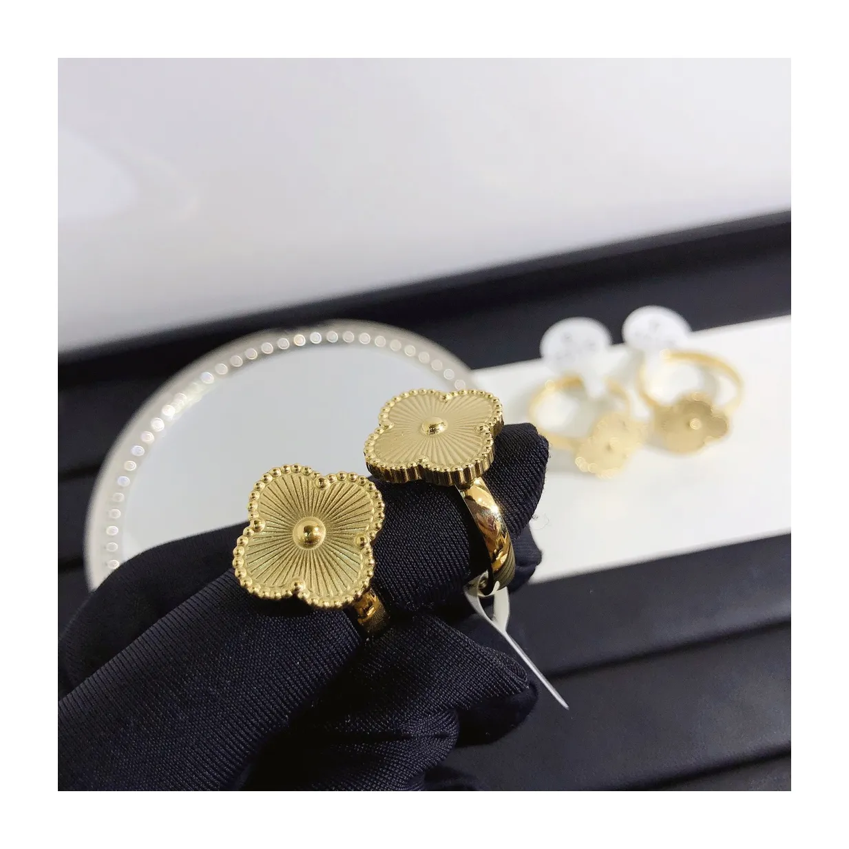 Brand Designer Gold Four Leaf Clover Rings Fashion Women Men Gold Plated Ring Never Fade Stainless Steel Jewelry Accessories Gifts Size Wholesale