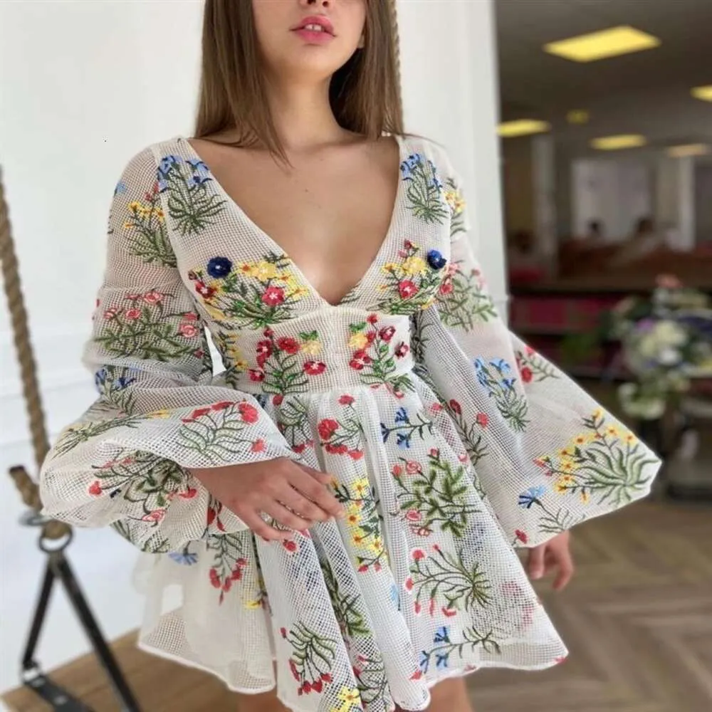 Summer New 2024 Women's Wear Mesh Embroidery Design Feeling Lantern Sleeves Fairy Party Dress