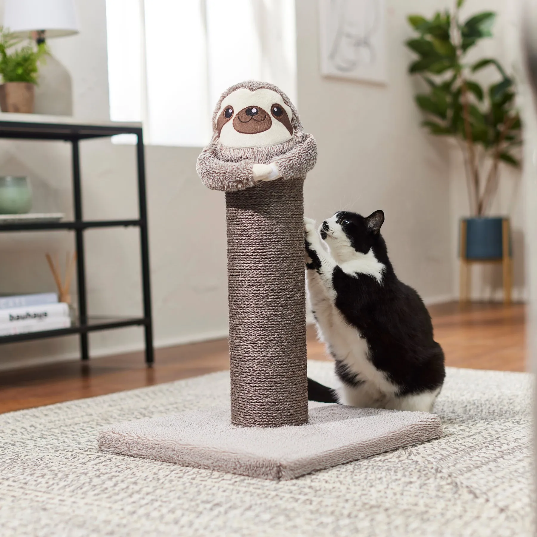 Sloth Design Cat Scratcher Post: Modern Durable Pet Scratching
