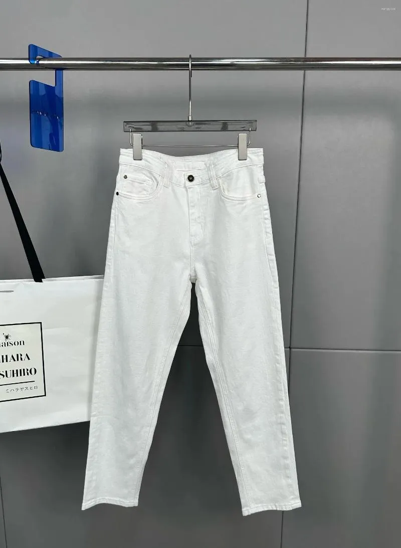 Frauen Jeans 2024 Fashion Lose Casual Back Pocket Eingelegte Perlenkette Weiß Straight 0326