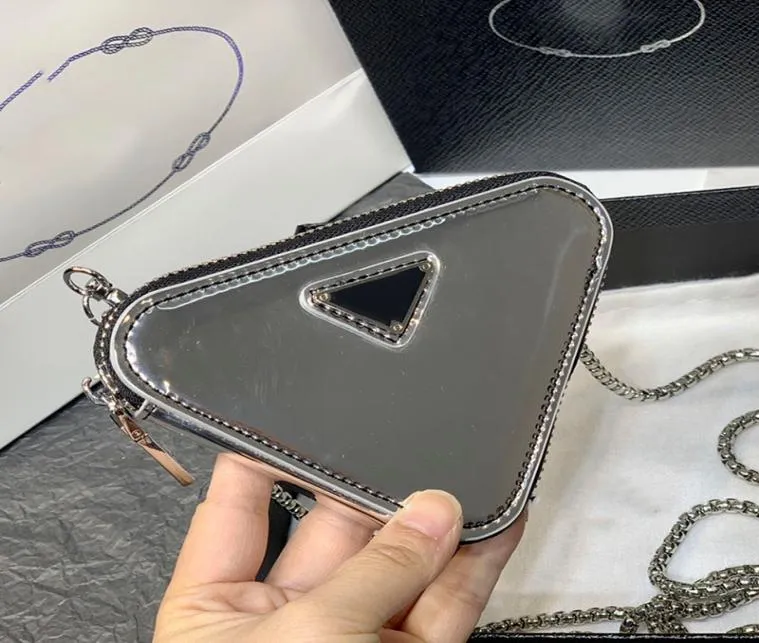 Luxe Franse Mini Triangle Bags Metallic getextureerde Octrooieleer Designer Wallet Schoudertas Handtassen Zilveren Hardware Zipper CAR9487133