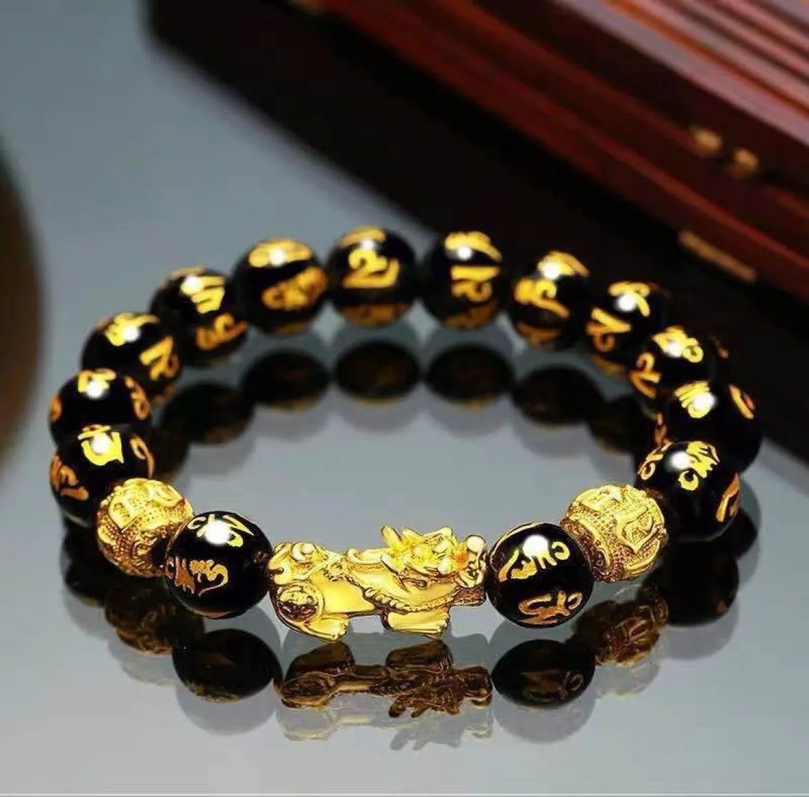 Bracelets de charme 12 mm obsidienne de pierre Bracelet Men Femmes Unisexe Gold Black Pixiu richesse et bonne chance5189648