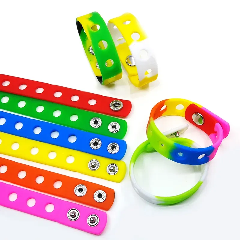 Bangle DHL 18CM 200PCS Mixed Silicone Wristbands 17 Colors Soft Bracelets Bands for Shoe Charms Accessories Kids Party Gift
