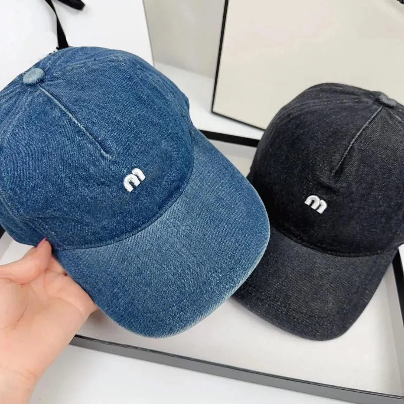 Berets Designer Lettre broderie Mesdames femmes Denim Fashion Retro Cap Baseball Sun Flat Hat