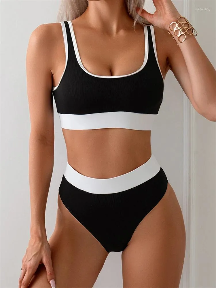 Kobiety stroje kąpielowe dla kobiet Kobiet Swimsuit 2024 Solid Sling Bildbed Bikinis