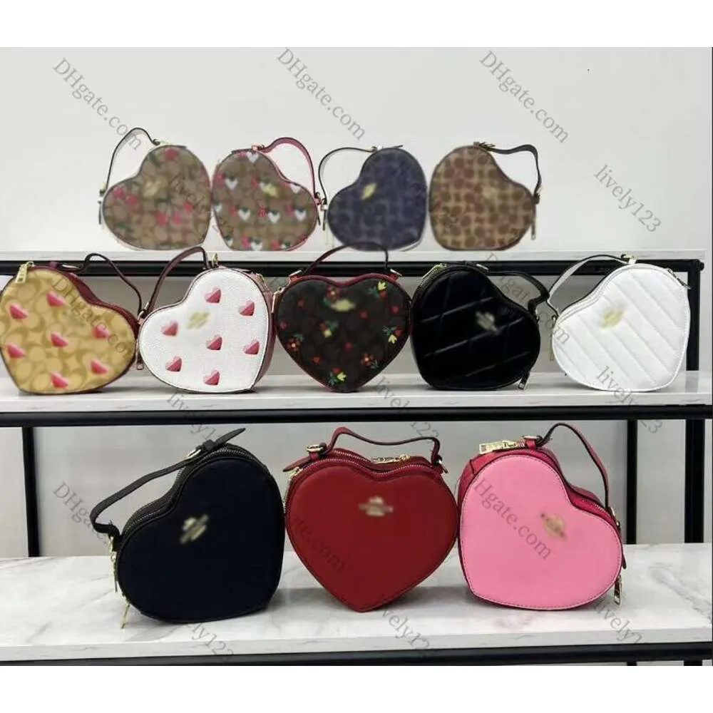 Beaux sacs à bandouliers en forme de coeur pour femmes sacs de cross à bandoulière en cuir pu