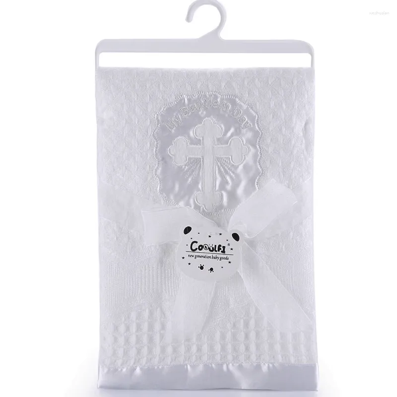 Coperte Battismo Gooulfi Baby Satin Border Cross Motivi Scialle coperta per il battesimo BODER WHITE