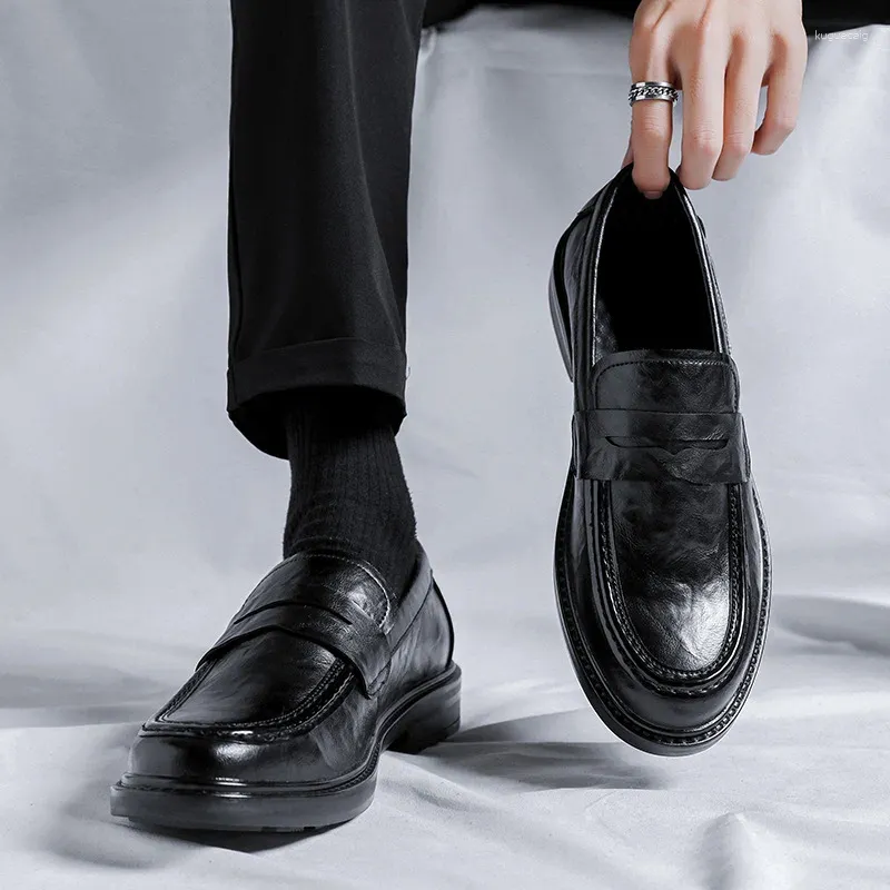 Dress Shoes 38-44 MENS KOE LEDER LEDER SURNE Summer Flat-Soled Slip-On Office Career Wedding Soft Bottom Male schoenen Hy125