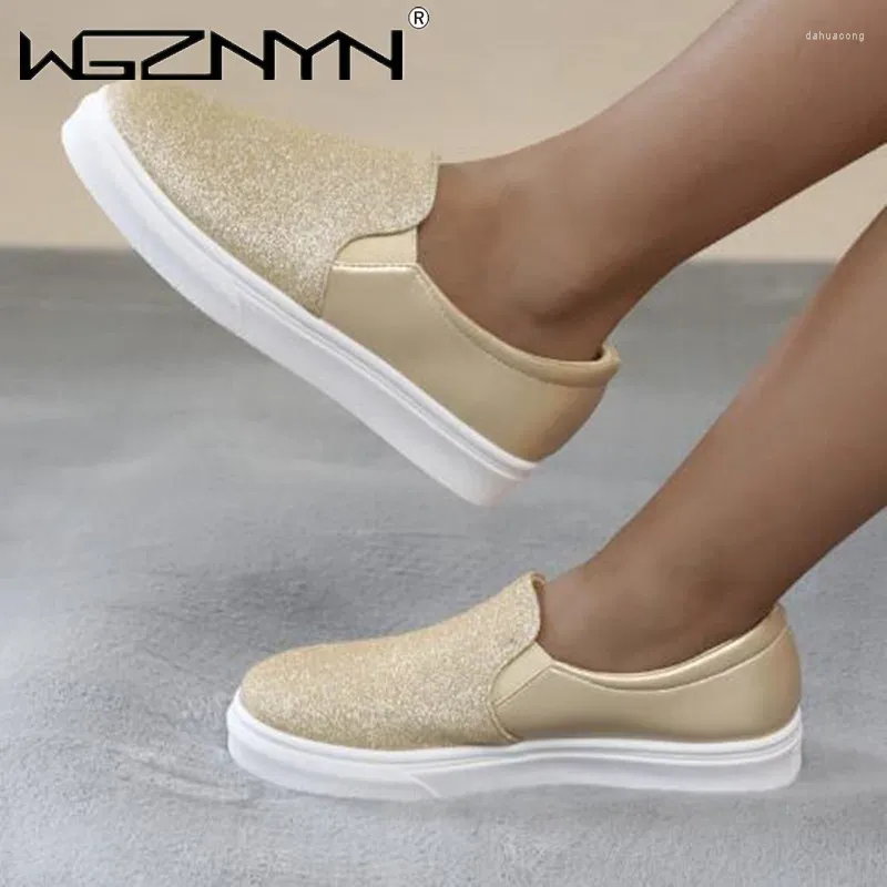 Casual schoenen dames slip-on sneakers plat draaiende roze luxe gevulkaniseerde meisjes comfortabele modetrend rock 2024