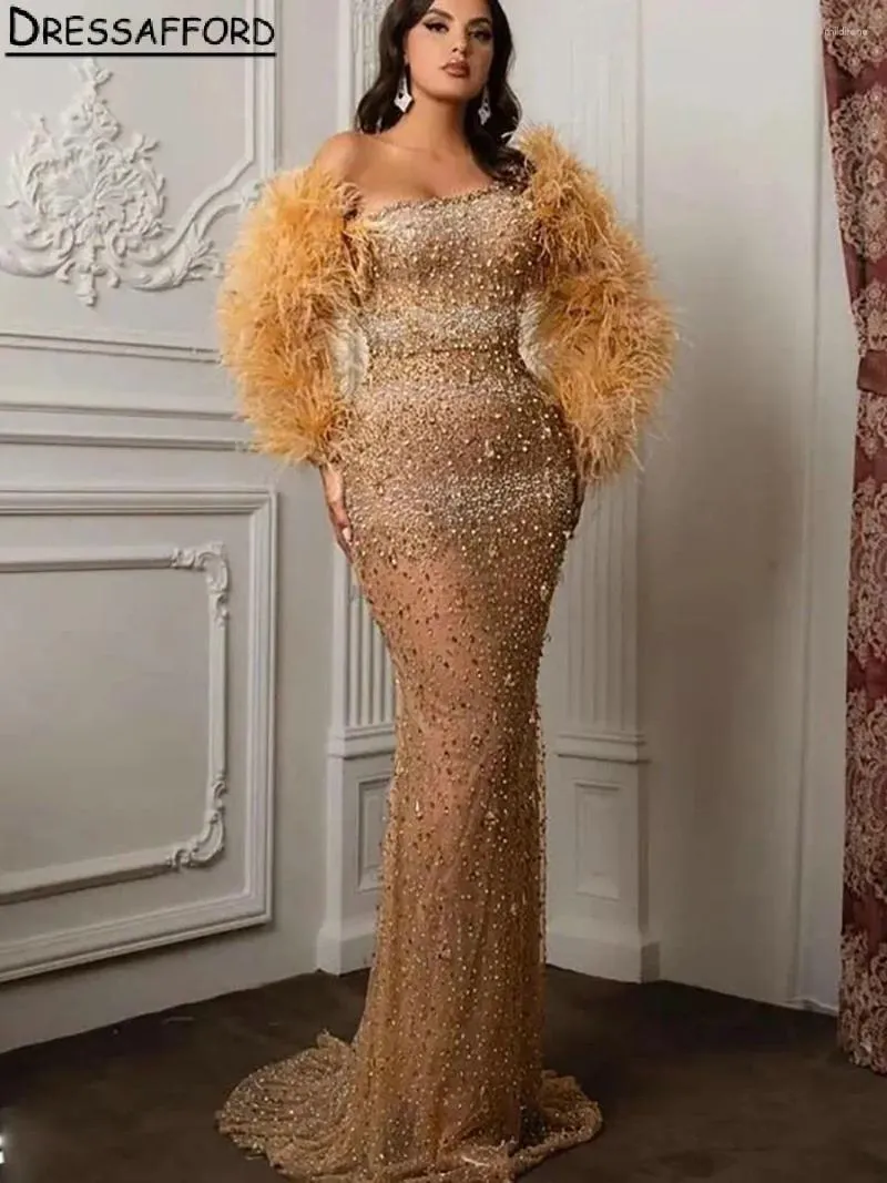 Parti Elbiseleri Altın Glitter Pırlanta Boncuk Dubai Akşam Denizkızı Bir Omuz Tüyler Uzun Kollu Suudi Arapça Resmi Elbise