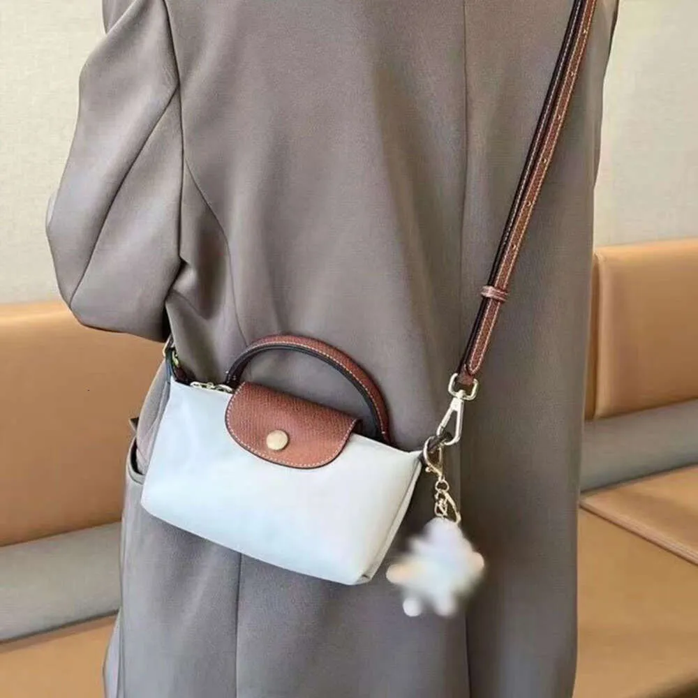 2024 Torby na ramiona dla kobiet luksusowe torebki projektantki Kobiety Mała torba posłańca z poprzeczką