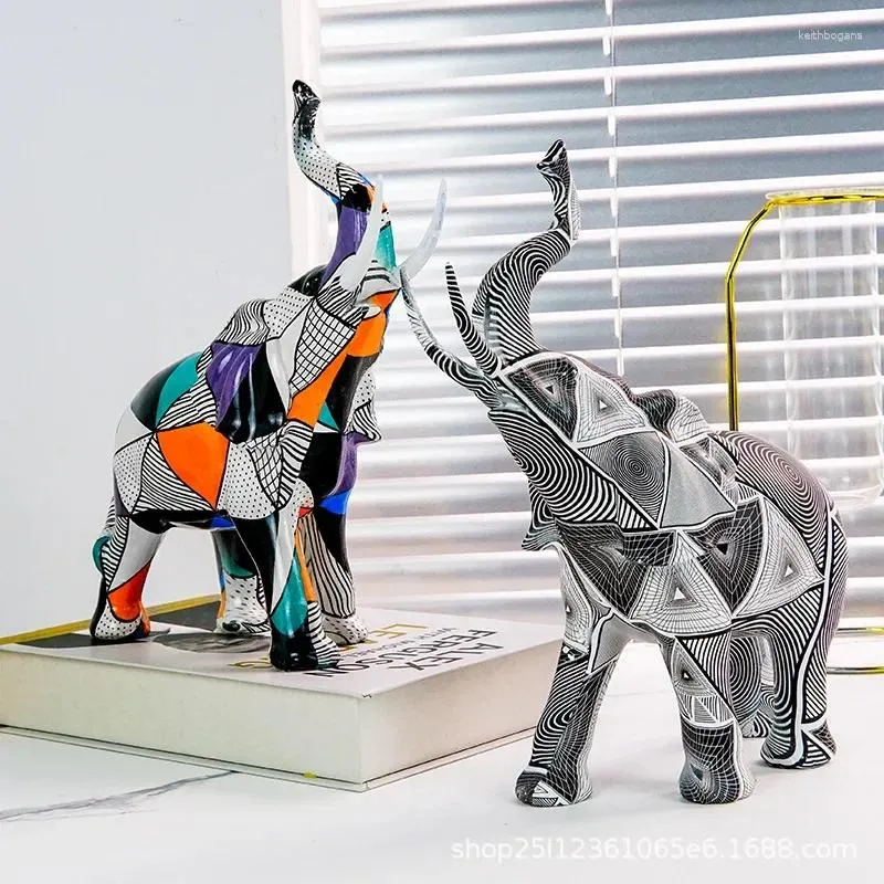 Decorative Figurines Geometric Pattern Oil Paintings Elephant Statue Modern Decoration Home Resin Animal Sculpture Decor North American