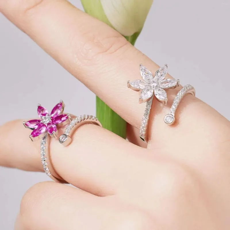 Anillos de racimo al por mayor de S925 STERLING Silver Flower's Light's Luxury Rose Red Horse Ojo Ojo Elegante y High Grade Anillo