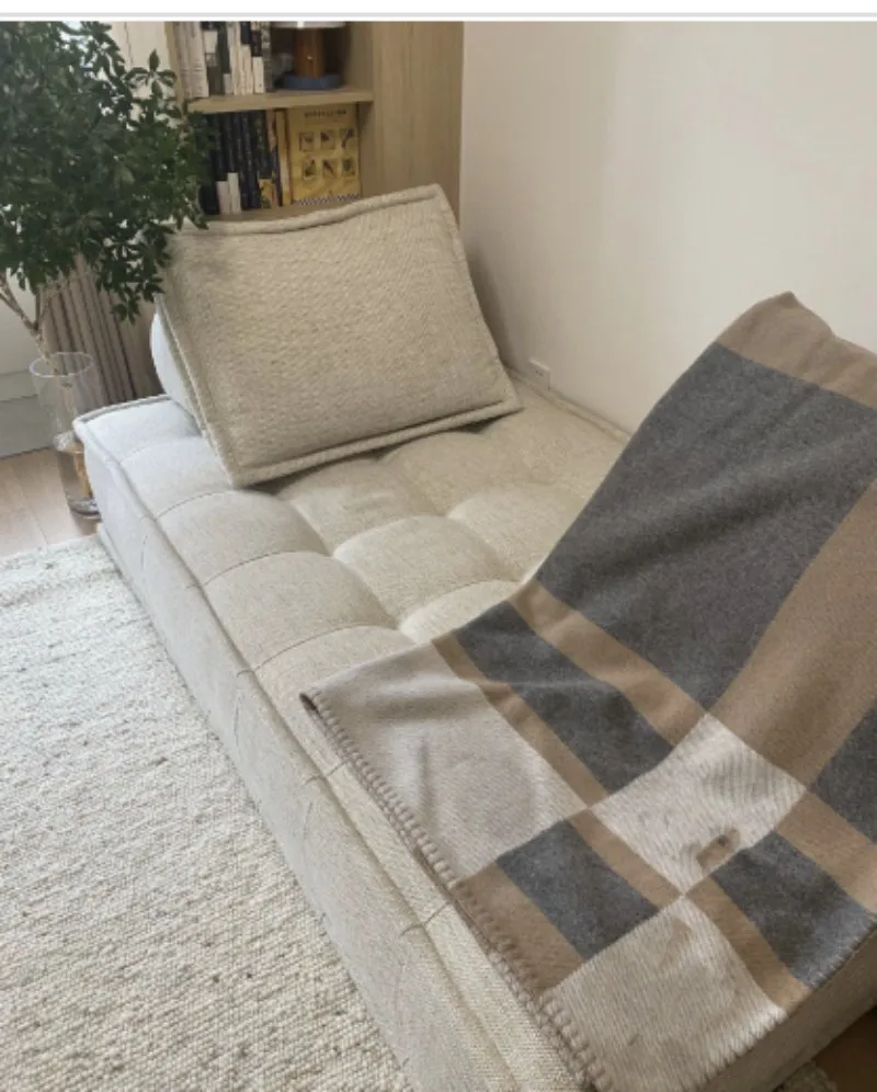 TOP QUAILTY H Designer H Blanket and Cushion Thick Home Sofa Good Quailty 130&170cm 50&50cm TOP Selling Big Size Wool lot colors Blankets