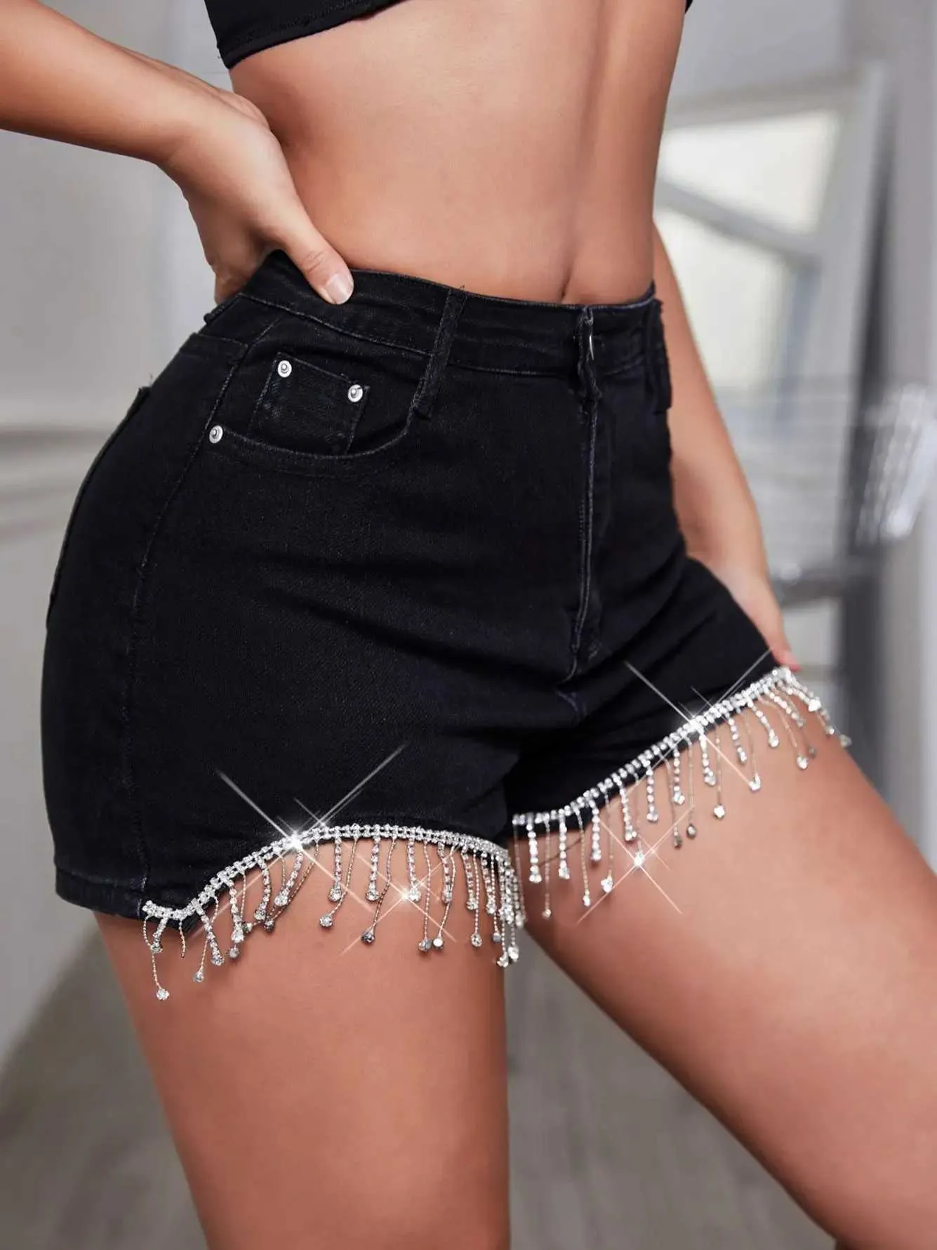 Kvinnors shorts 2023 Kvinnor Sexig mode Slim Strt Party Rhinestone Tassel Decorated Denim Shorts Y240420