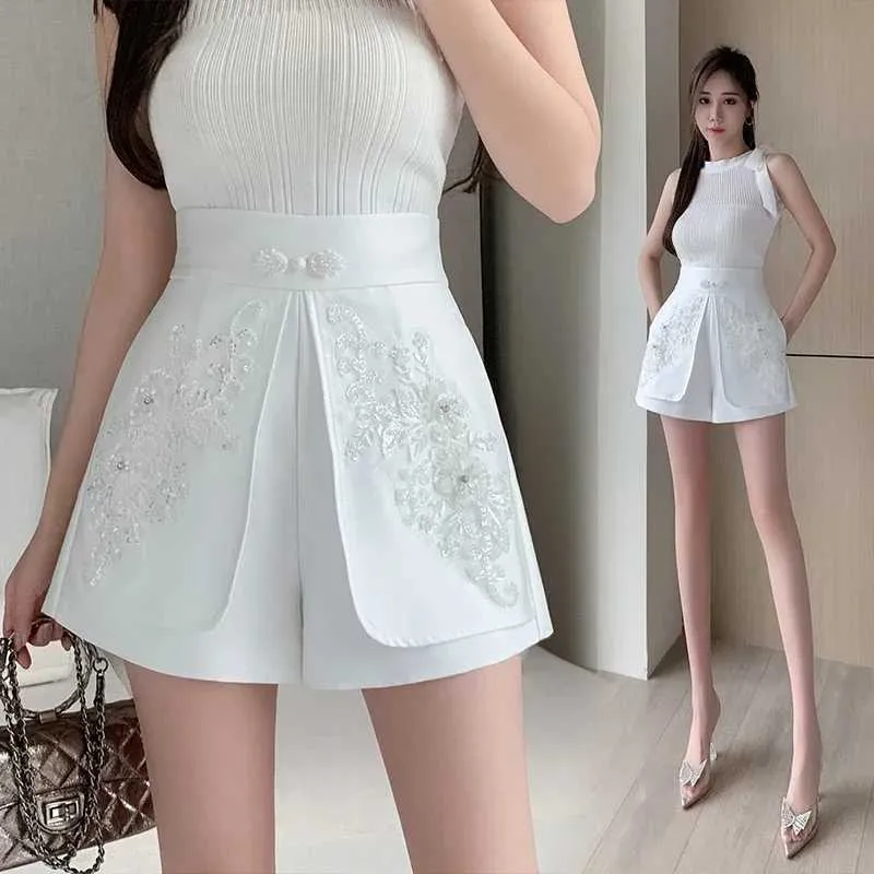 Women's Shorts 2024 Summer New Arrival Shorts Retro Fashion Elegant Slim-fit Embroidered Womens Wide-leg Pants Y240420