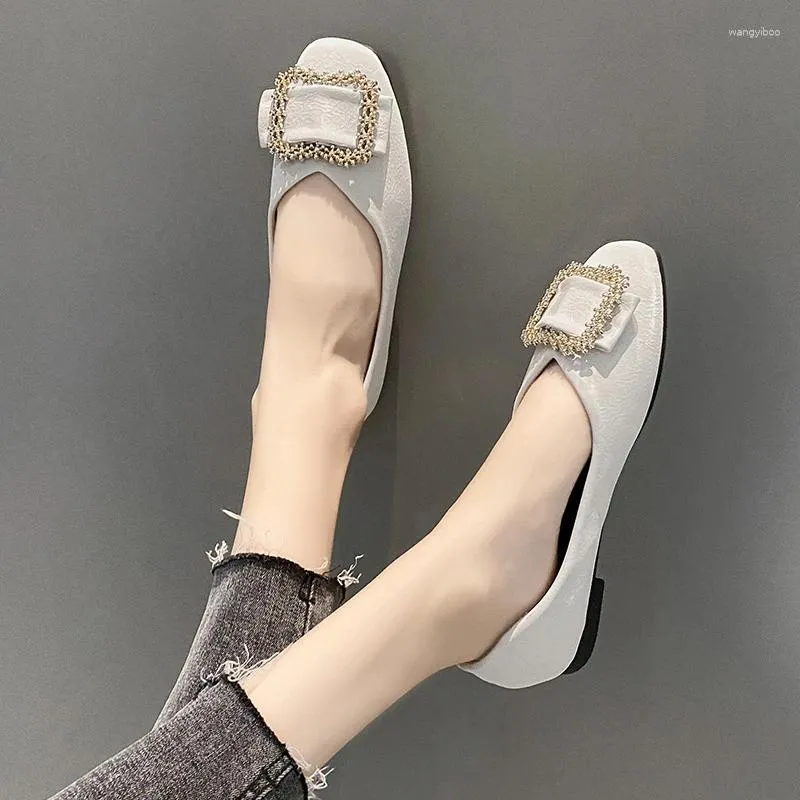 Casual Shoes Retro Square Head Light Mouth Literary and Artistic Temperament Lady Flat Single Shoe Girl Spring Autumn 2024 Models