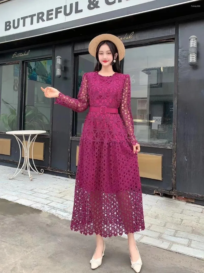 Casual Dresses Spring Green/Purple/Yellow/Red Hollow Out Lace Party Dress Vintage O-Neck High midje lång ärm A-line midi-mantel med bälte