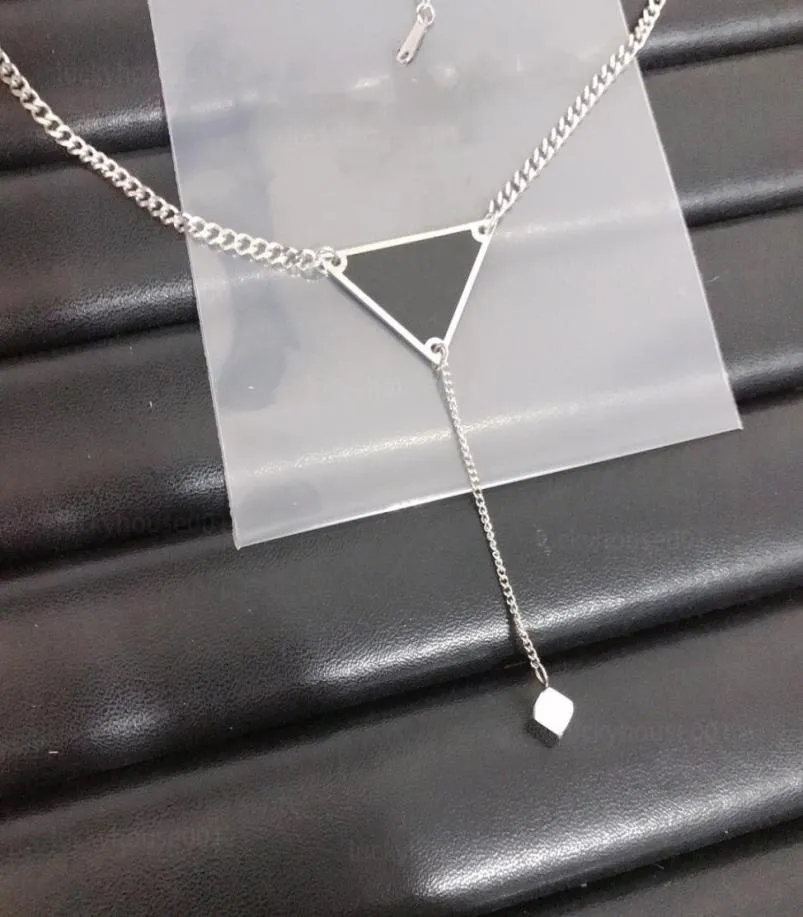 NY DESIGNER PENDANT NECKLACE WOMENS LUXURY SMYCKEL Svart P Triangle Pendants Designparty Black Hip Hop Punk Mens Necklace Acces7035592