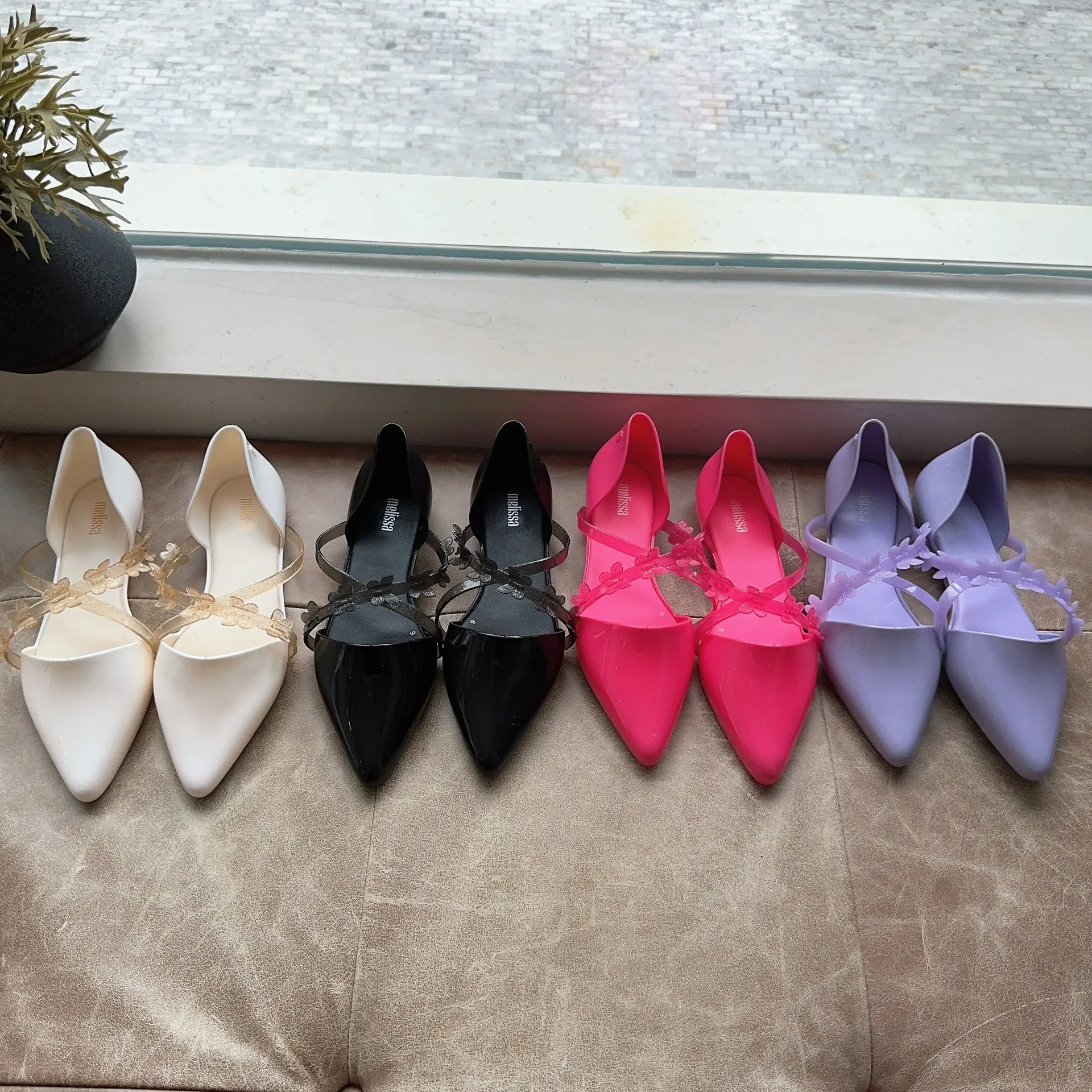Sandálias de grife melissa sinal luxurys moda plana de alta qualidade slandes letra letra chinelos chinelos de tendências rosa chinelos de verão