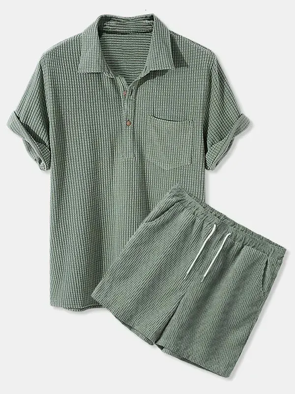 Masculino de roupa definida porto de outono casual casual veludo camisa de trave de manga curta e shorts 2 conjuntos de roupas 240409