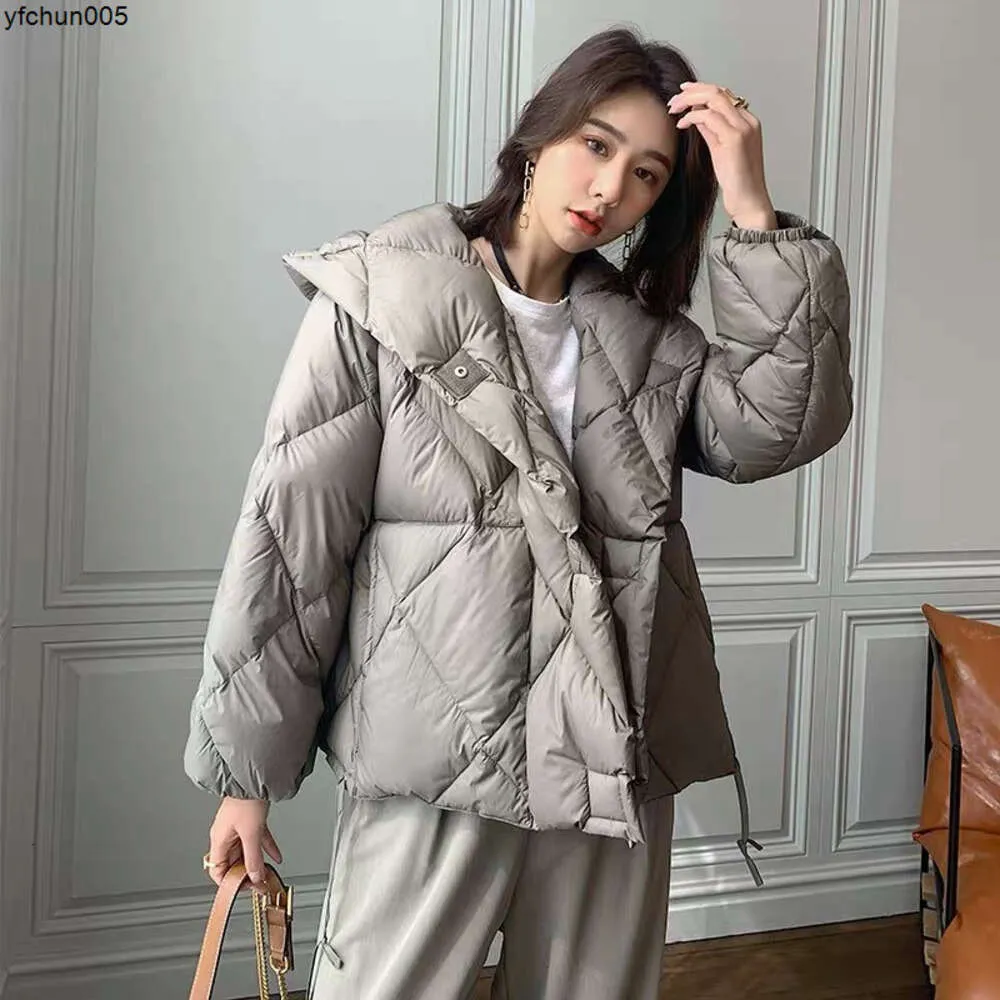 Jiangnan même style down veste féminine 90 canard blanc lâche décontracté en forme de diamant en forme de diamant à carreau d'hiver tendance {catégorie}