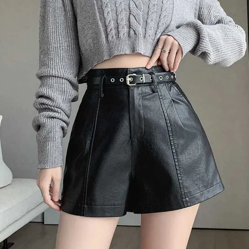Shorts femminile 2023 Nuovo autunno inverno Donne in pelle Shorts Ladies Fashion High Waist Phors Female Leathers Black Leathers Shorts Y240420