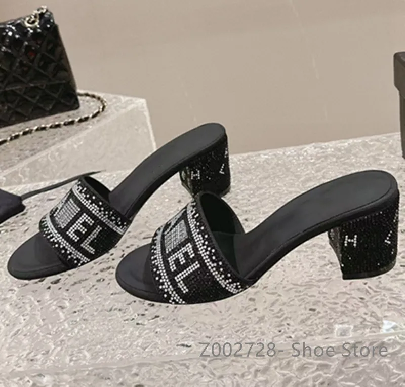Chanells Shoe Luxury Designer Chaussures plates Chanells Sandale Brand Chaussures Eau Diamond Bow Upper Fashion Marque Chanelsandals Anti Slip and Sexy Beach Tong-Flops 182