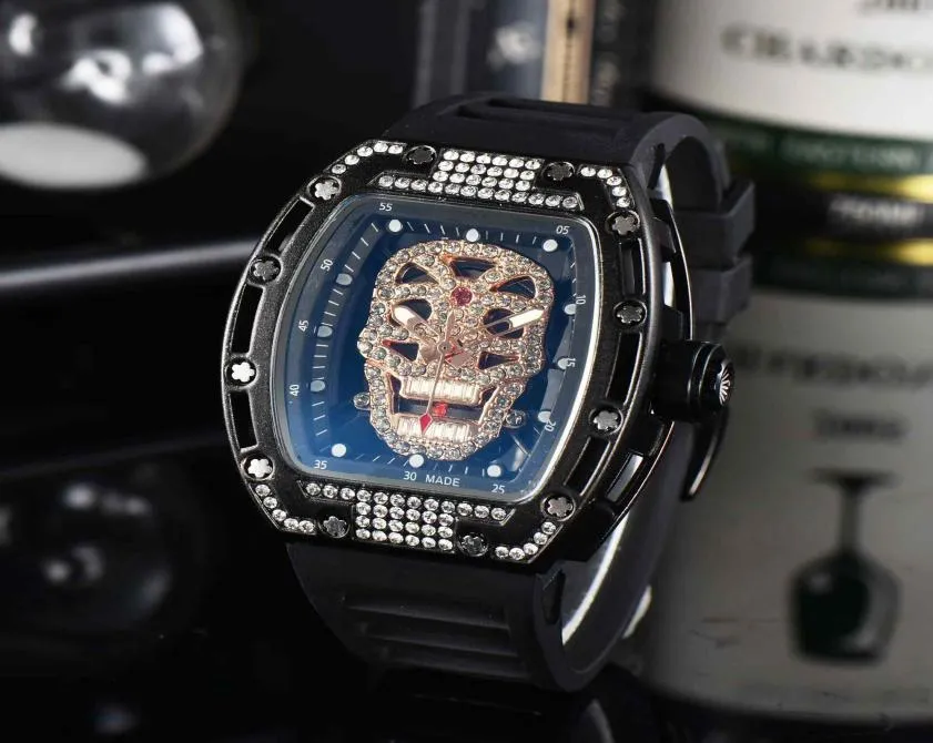 Law New Luxury Brand Watches Men039s Diamond Loisure Watan Watch en acier inoxydable Silicone Quartz Wristwatch Relogio Factory Sal1089562