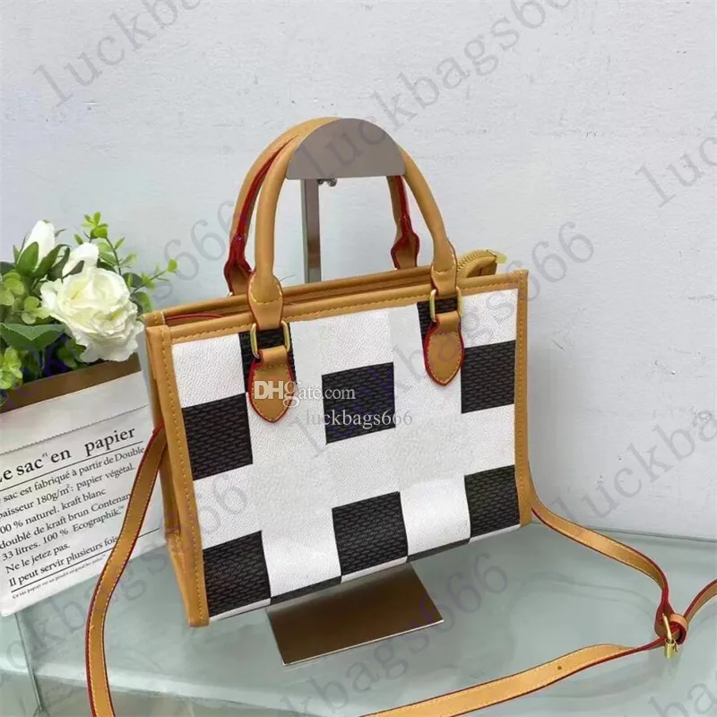 Designer tote bag Luxury on the go shopper Bag for Womens Leather plaid handbag pochette mens Clutch Cross Body travel Tote With shoulder straps Purses hand bags