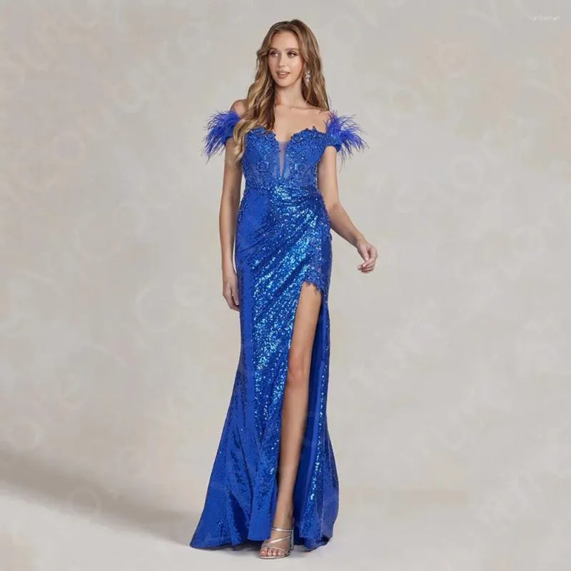 Party Dresses Sparkling Royal Blue Evening 2024 Lår slits promklänningar från axel spets bröllop korsett bakfjädrar
