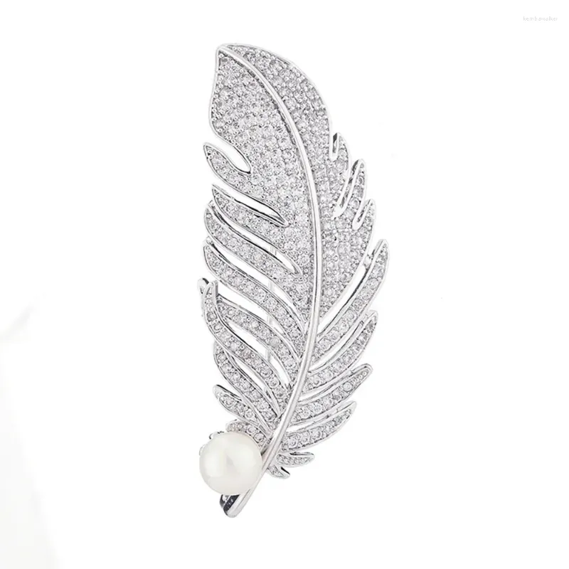 Broches Broche de luxe légère pour les femmes argenter cristal plumes de vêtements pour femmes décoration de sécurité épingle