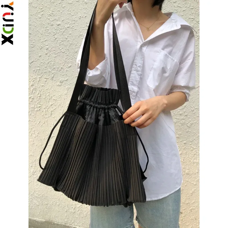 バッグYudx Miyake Pleated Travel Bag Korean 2023ファッションショルダーバッグデザイナーハンドバッグトートバッグ女性2023 FALL NEW