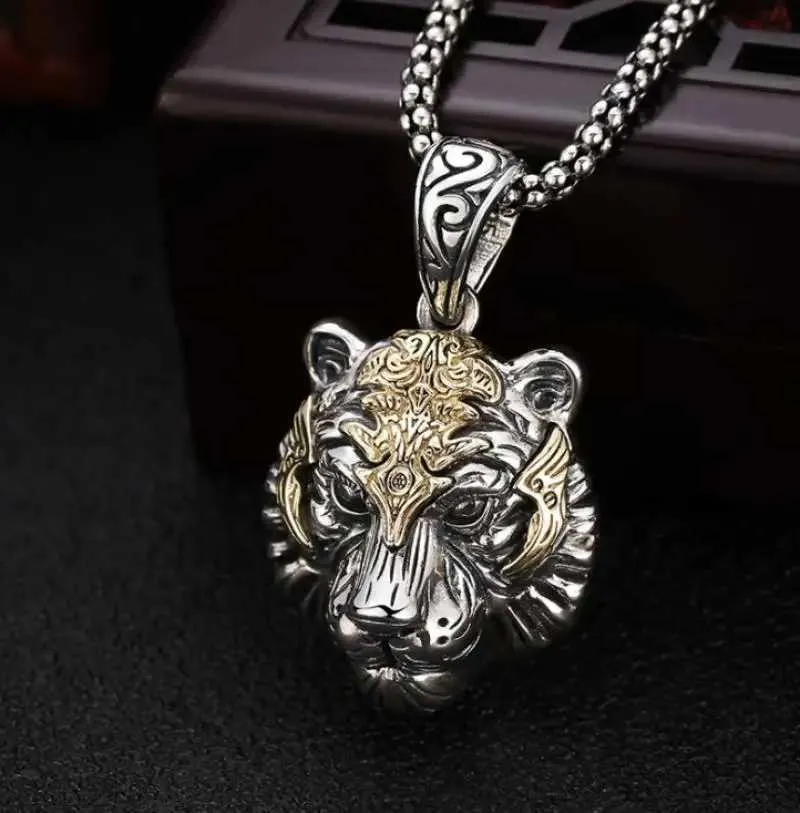 Colliers pendentiels Collier pendentif réaliste pour hommes Collier animal exquis Gifts de bijoux vintage Y240420