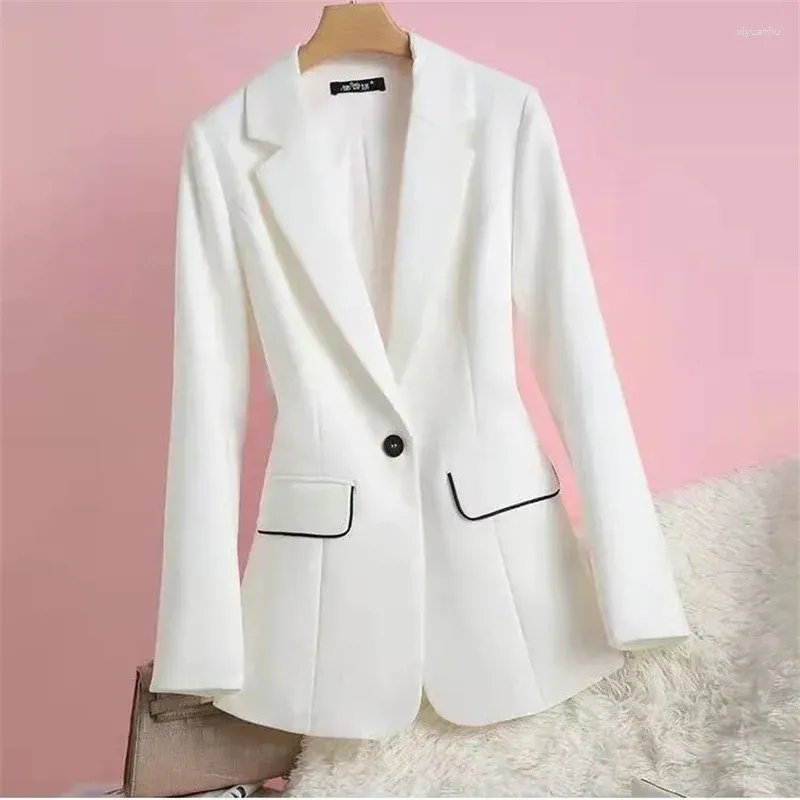 Damespakken 2024 Autumn Spring Basic Blazer Woman Suit jas Kleding Knop Mode Solid slanke vrouwelijke aankomst Coats overtuigen