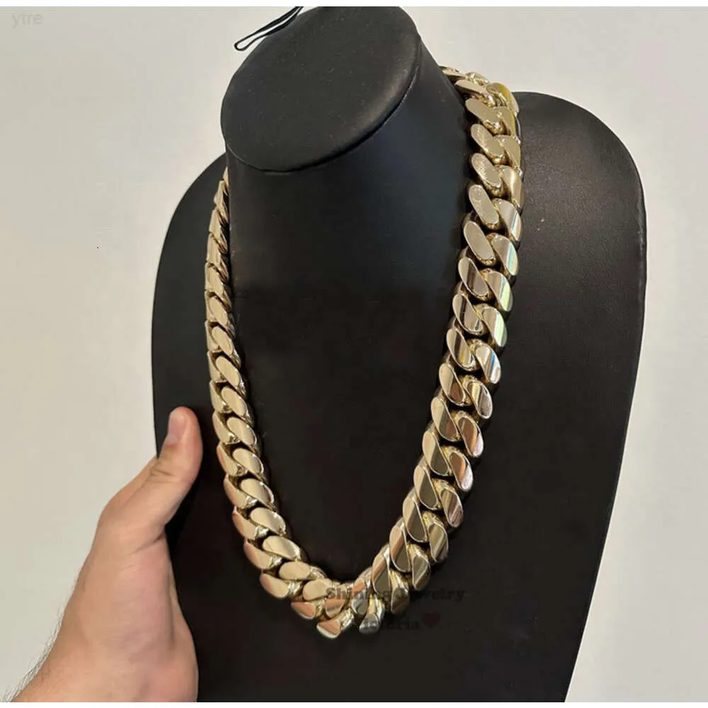 Hip Hop Jewelry Chain 14k 25mm 24 700G 999 Silver Smärta Kubansk kedja med isad Moissanitlås Iced Out Cuban Link Chain