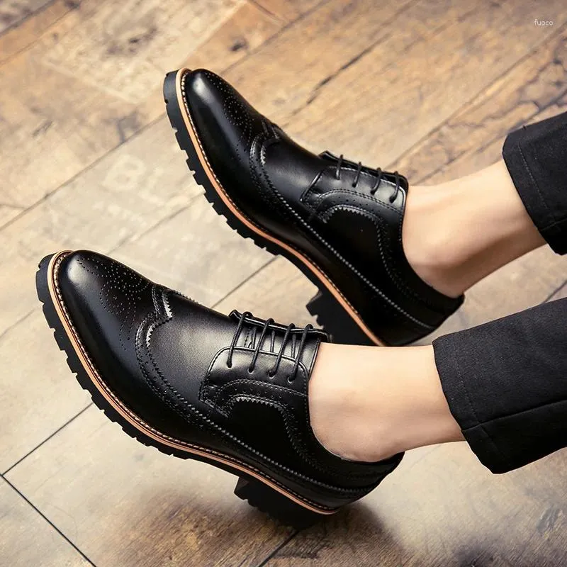Casual Shoes Fashion Design Men's Brogue Men Formal Dress Business Leather Footwear Black Wedding Oxford