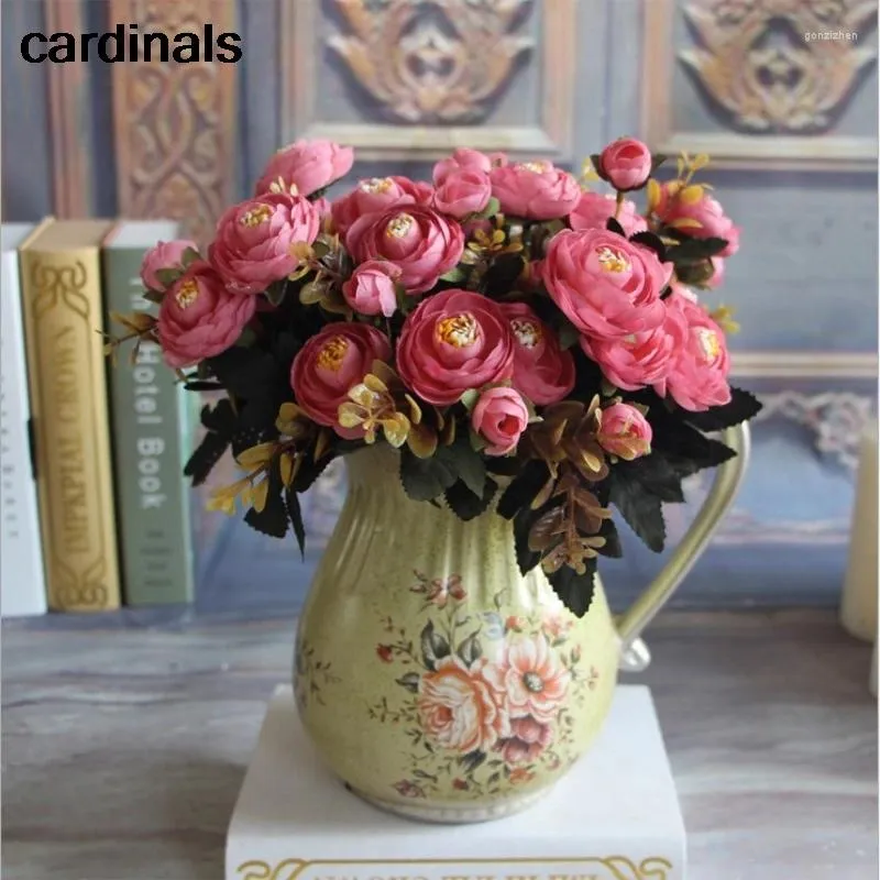 Fleurs décoratives 9 têtes / 1 faisceau artificiel Roses de thé de soie Bouquet de fleurs pour la décoration de mariage à la maison de Noël fausses plantes
