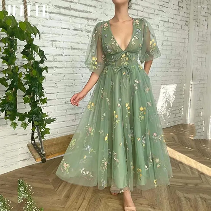 パーティードレスJeheth Mint Green Embroidered Lace Promドレスセクシーな深いVネックハーフパフスリーブ