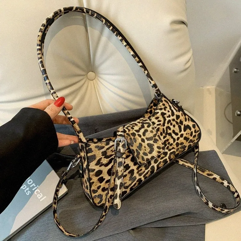 Bolsa de axila de estilo francês para mulheres marrom preto leopardo bolsa bolsa de embreagem feminina vintage PU couro de couro de crossbody bolsas versáteis i990#