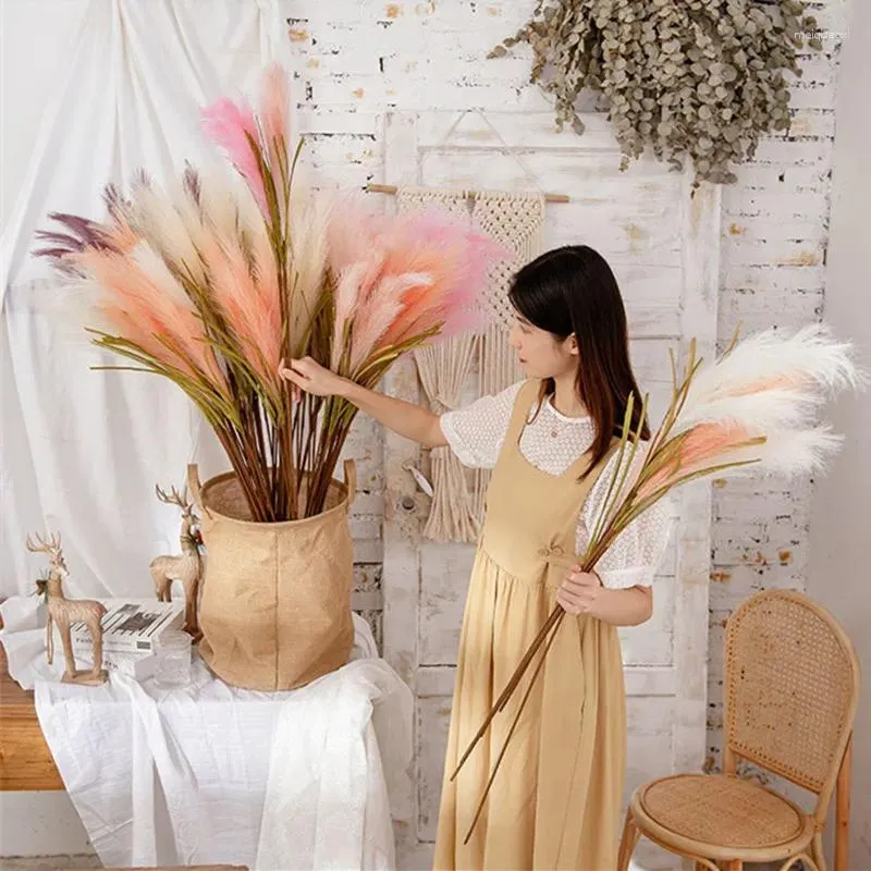 Flores decorativas 39 "Faux Pampas Grass grande grande altura de flor artificial Bulrush Reed para vaso de enchimento da sala de estar caseiro boho decoração