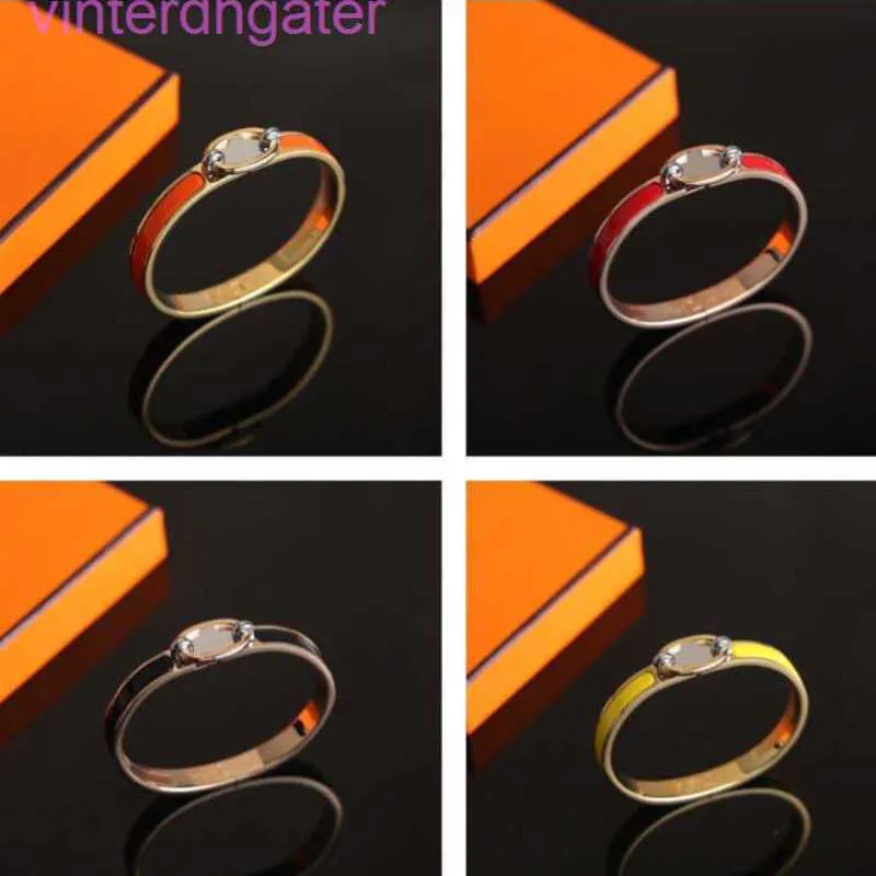 Bracciale in suino di lusso di lusso Bracciale a naso PROC. Nano Preservazione del colore elettro-elettroplante Nano Serie di anelli a mano per maiale oro lungo completa completa