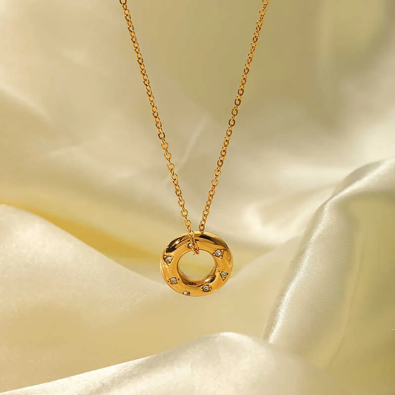 High Quality Luxury Necklace New Instagram Style Womens Versatile Grade 18K Gold Set with Zircon Hollow Circle Pendant Non fading Jewelry